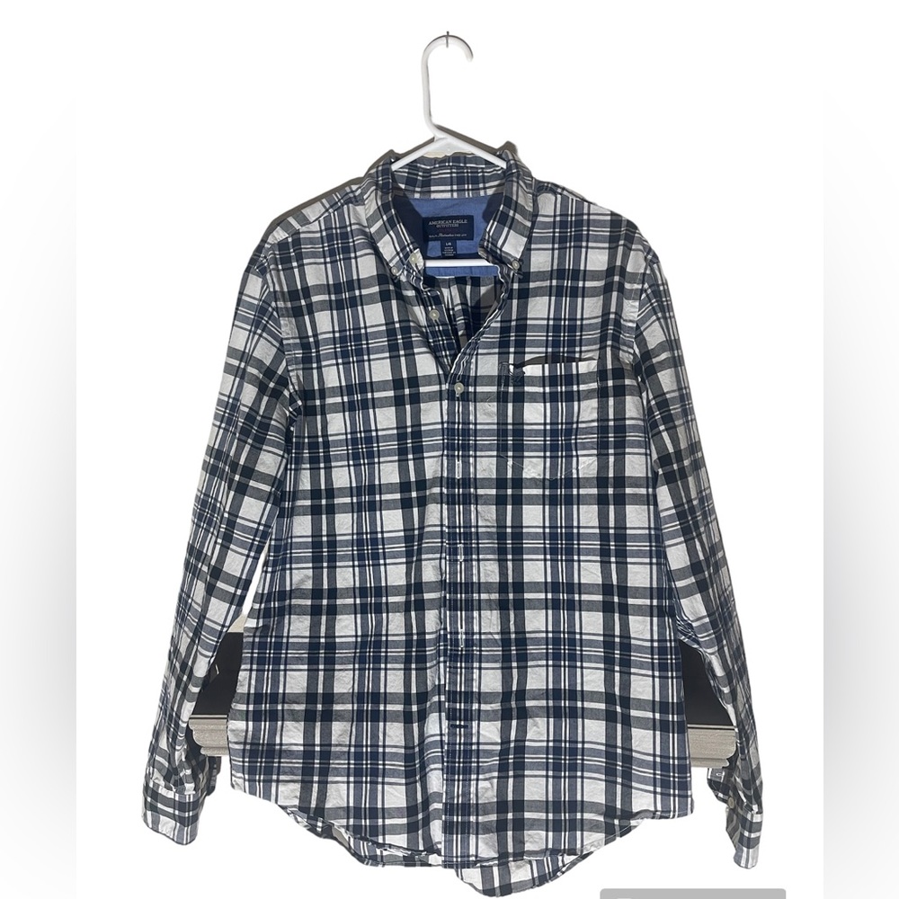 American Eagle Men’s XL Athletic Fit Button Down Long Sleeve Navy & Black Plaid